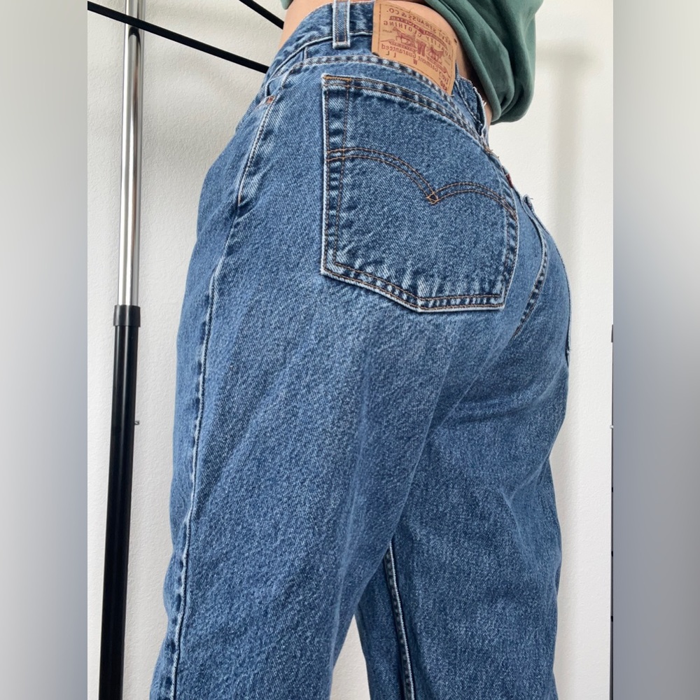 Levi's 550 Relaxed Fit Dark Wash Jeans Size12